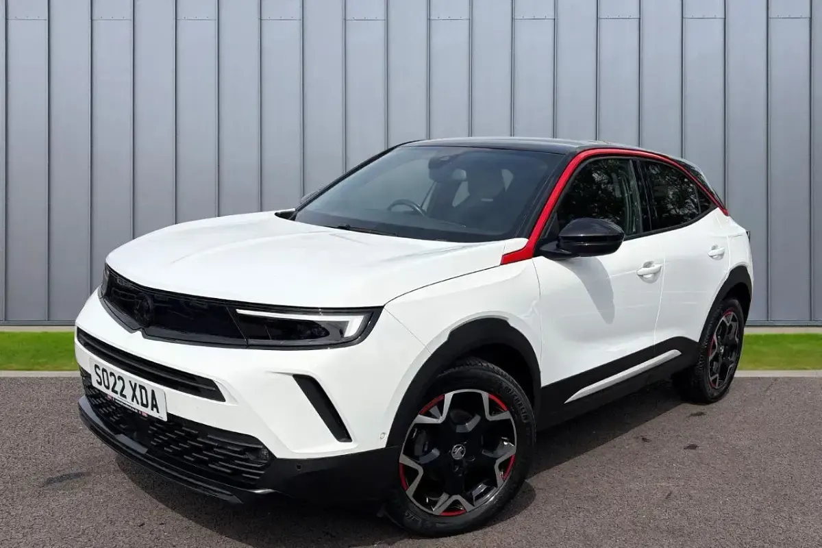 Used Vauxhall Mokka SRi 128 HP (94 kW) 2022 White SUV