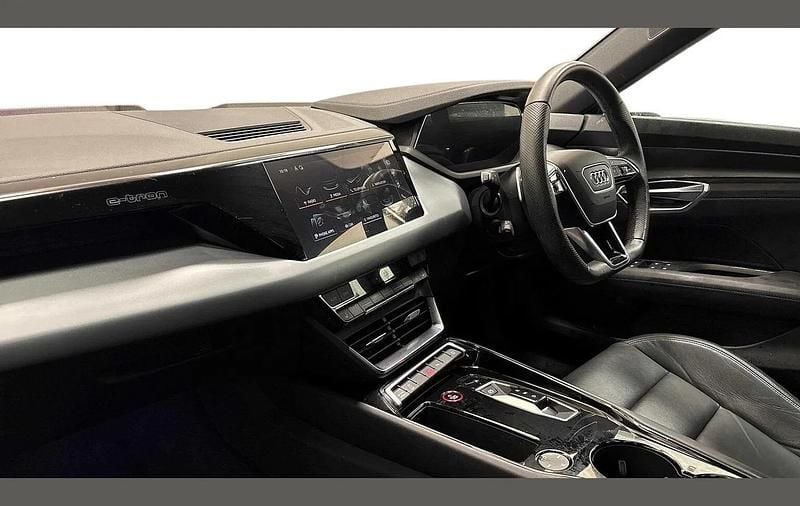 Used Audi e-tron GT quattro Comfort 384 kW (523 HP) 2023 White Sedan