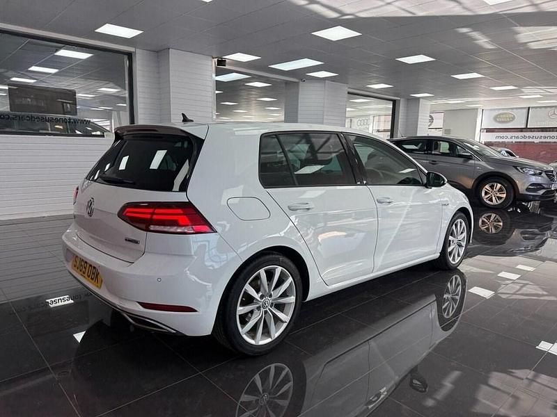 Used VW Golf VII GT 130 HP (95 kW) 2019 White Hatchback