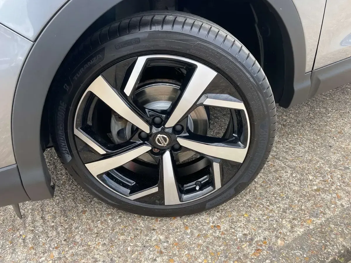 Used Nissan Qashqai N-Motion 140 HP (102 kW) 2020 Grey SUV