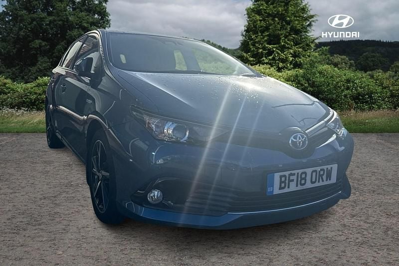 Used Toyota Auris Hybrid Design 134 HP (98 kW) 2018 Blue Hatchback