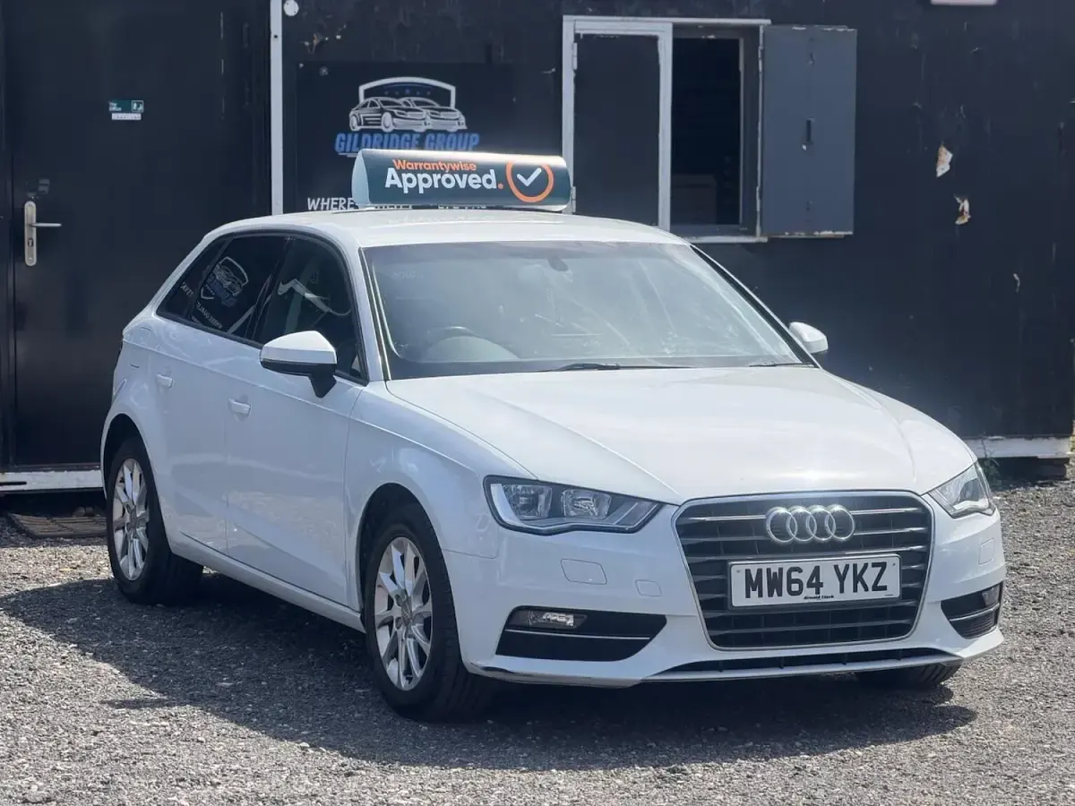 Used Audi A3 Sportback Comfort 110 HP (80 kW) 2015 White Hatchback