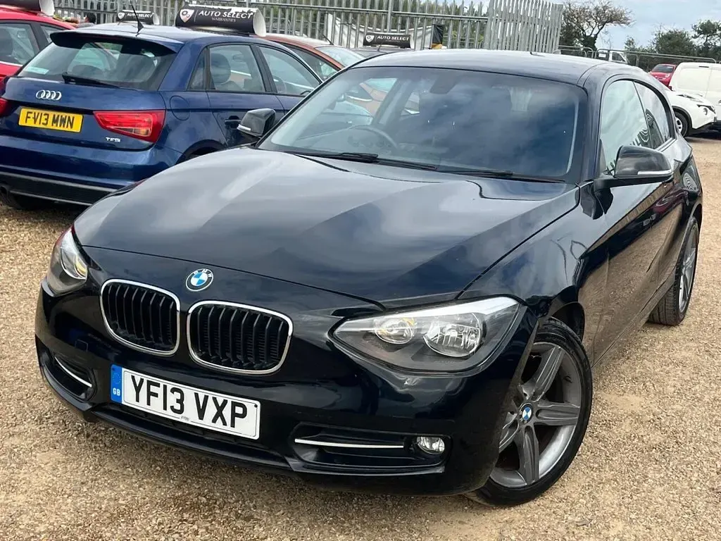 Used BMW 114 Sport Line 2013 Black Hatchback