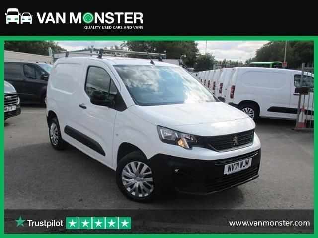 White Used 2022 Peugeot Partner Premium MPV | £8,999 (Good price) - Image 1/4