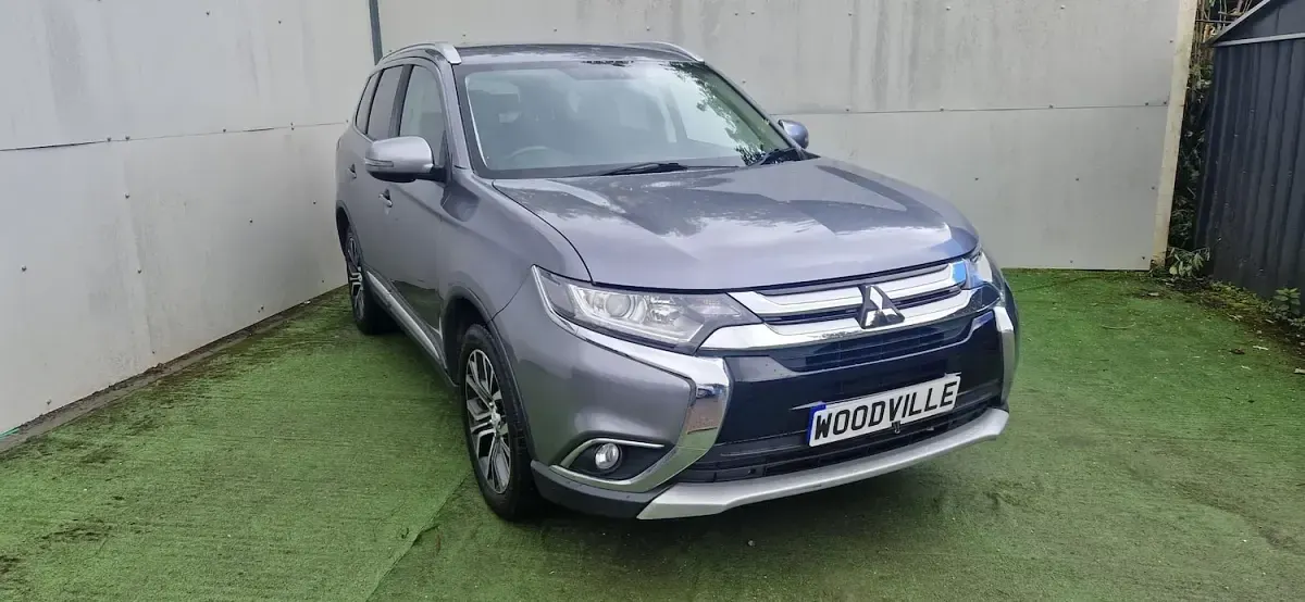 Used Mitsubishi Outlander 147 HP (108 kW) 2017 Grey SUV