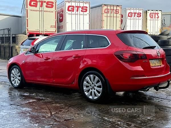 Used Vauxhall Astra Elite 2014 Red Estate