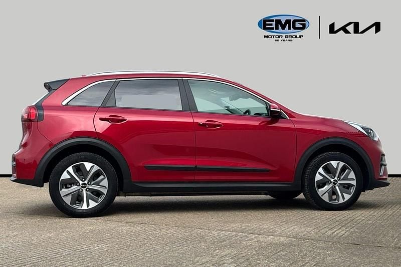 Used Kia Niro 150 kW (204 HP) 2022 Red SUV