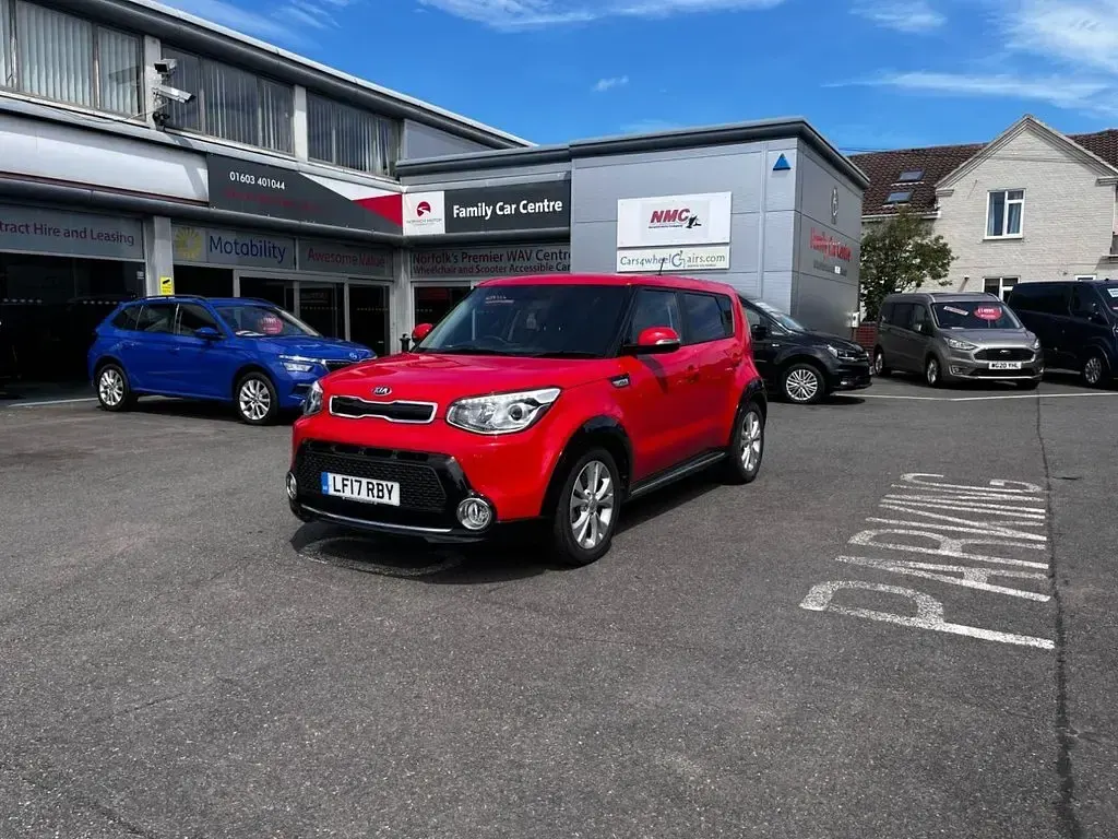 Used Kia Soul Urban 134 HP (98 kW) 2017 Red SUV
