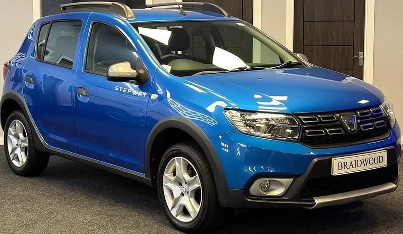 Used Dacia Sandero Essentiel 90 HP (66 kW) 2018 Blue Hatchback