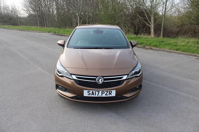 Used Vauxhall Astra SRi 150 HP (110 kW) 2017 Bronze Hatchback