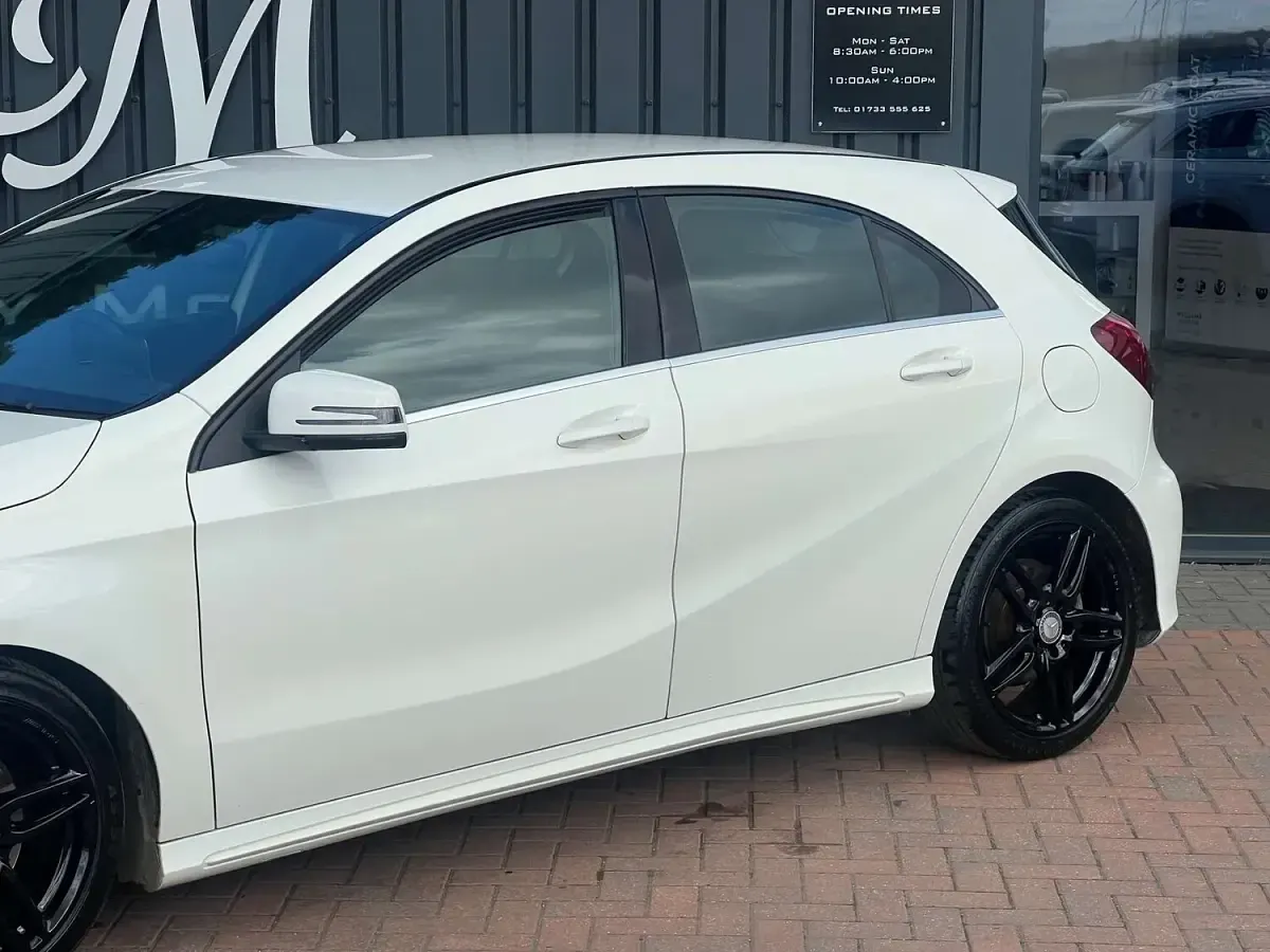 Used Mercedes A160 AMG line 102 HP (75 kW) 2017 White Hatchback