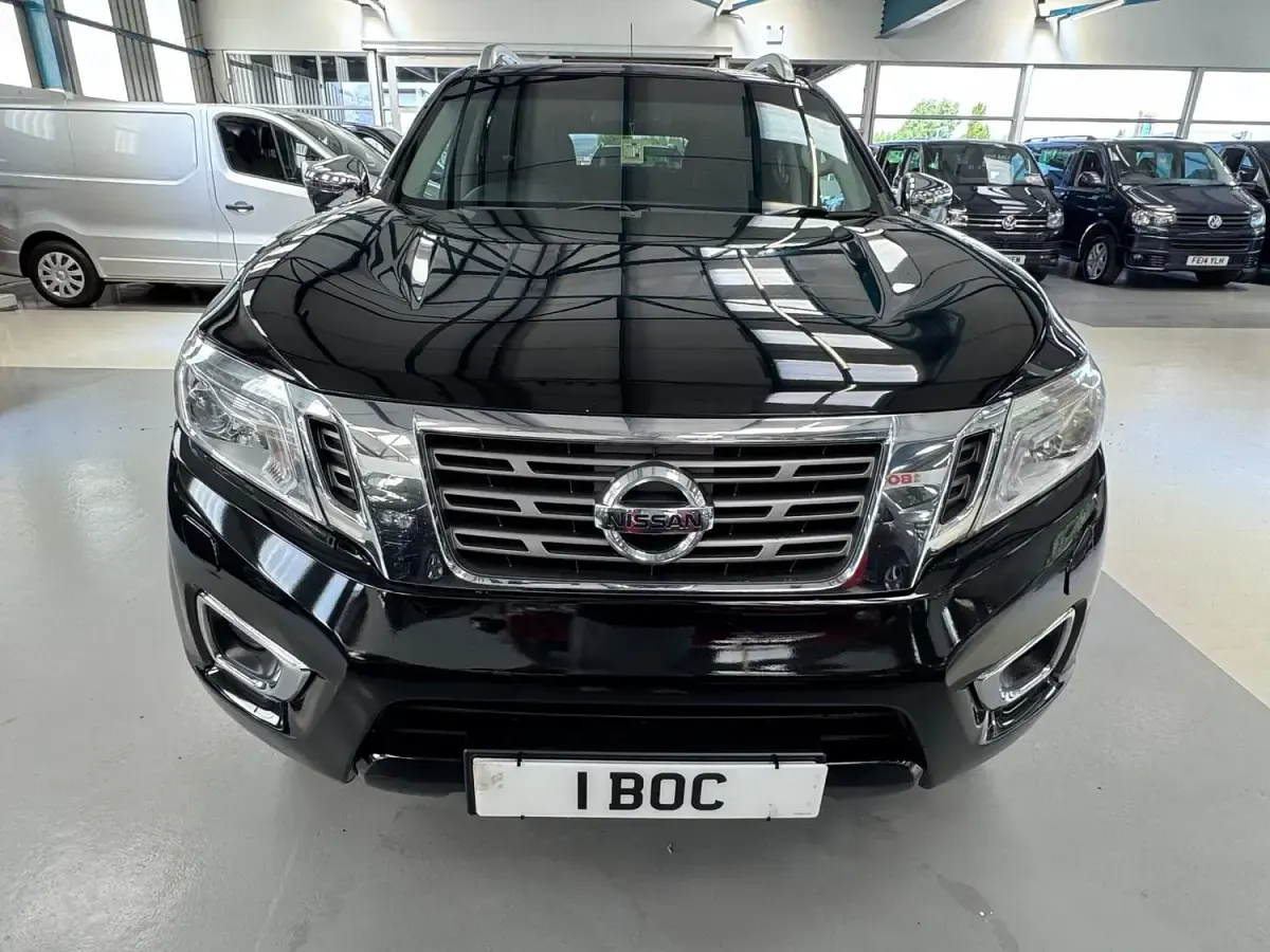 Used Nissan Navara Tekna 190 HP (139 kW) 2017 Black Pickup