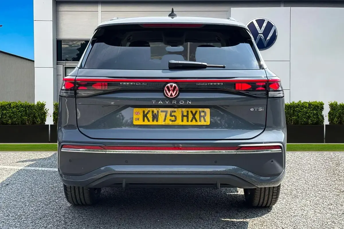 New VW Touran Elegance 150 HP (110 kW) 2026 Grey MPV