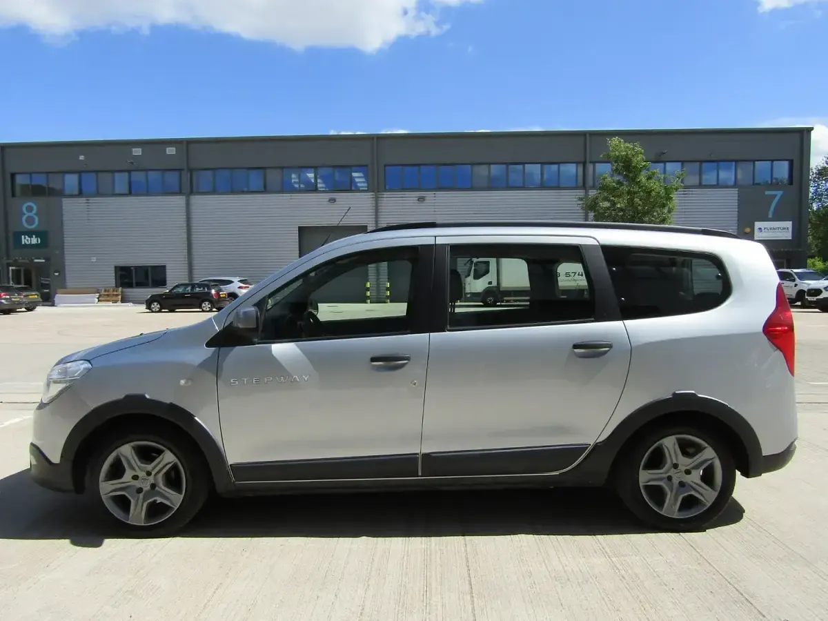 Used Dacia Lodgy Stepway 2021 MPV