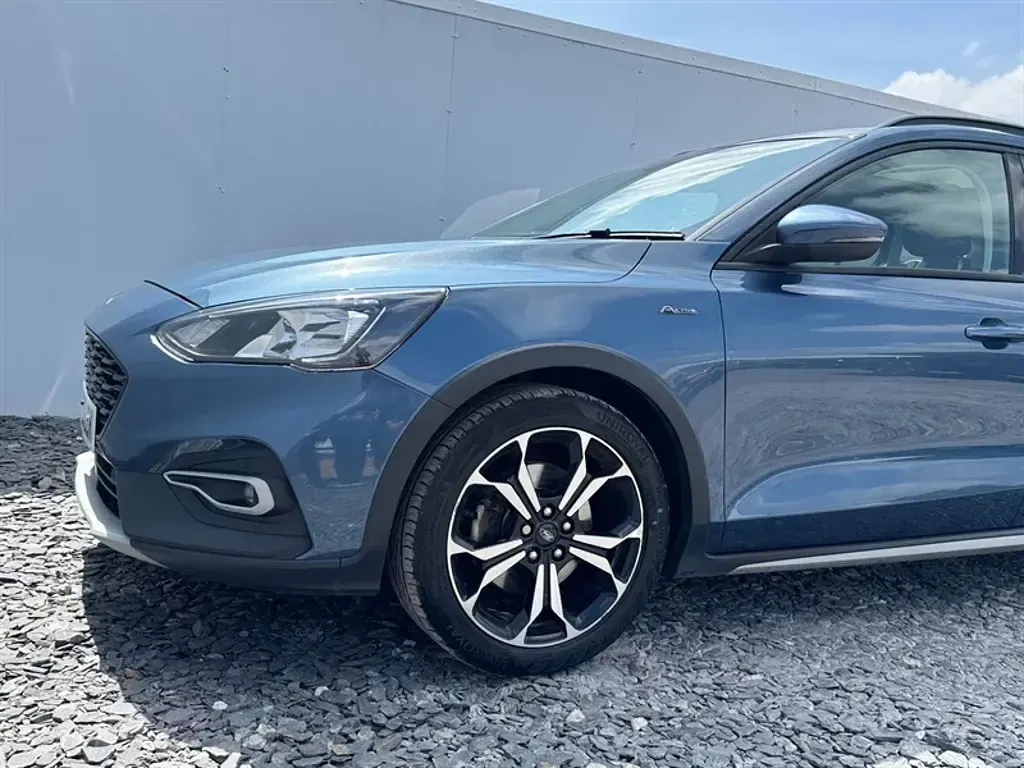 Used Ford Focus Active X 125 HP (91 kW) 2020 Blue Estate