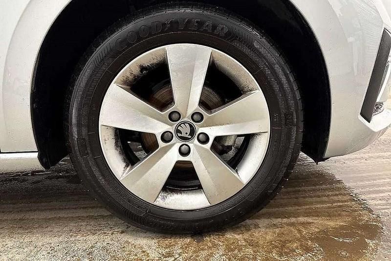 Used Skoda Scala SE 94 HP (69 kW) 2025 Brilliant silver metallic Hatchback