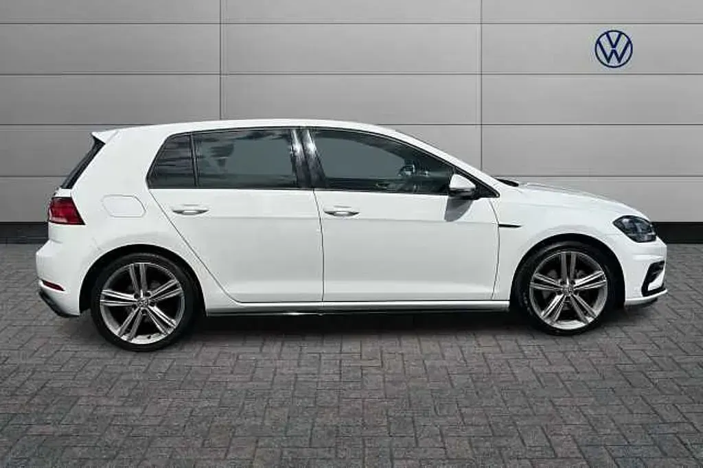 Used VW Golf VII R-line 150 HP (110 kW) 2019 White Hatchback