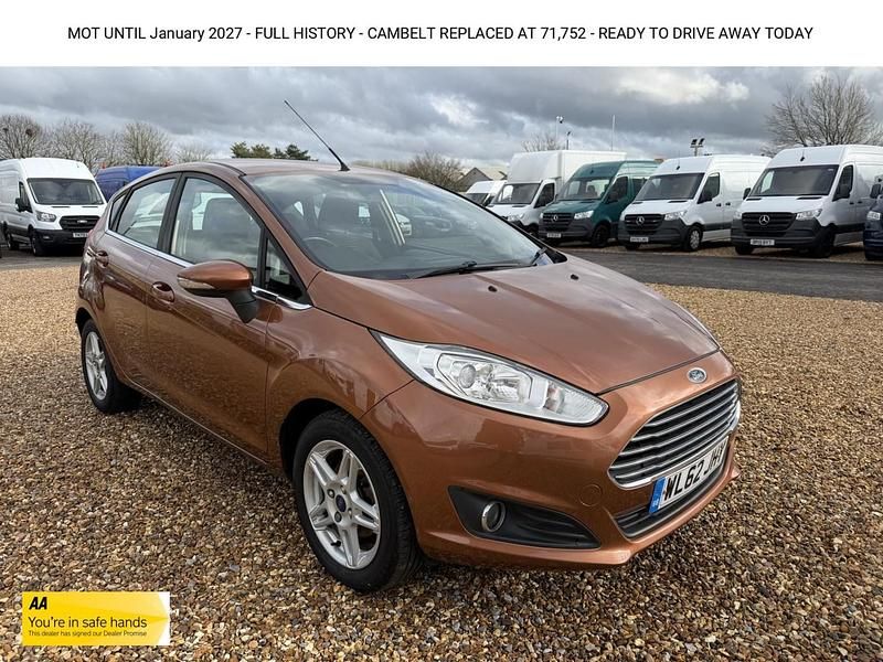 Used Ford Fiesta Zetec 125 HP (91 kW) 2012 Yellow Hatchback