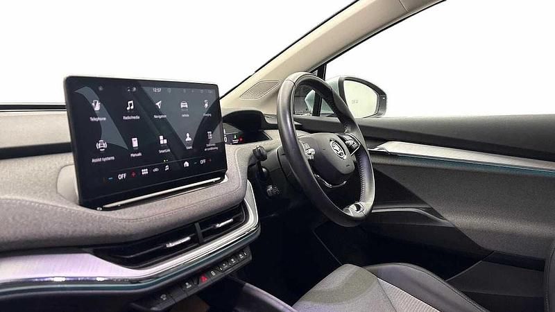 Used Skoda Enyaq iV 97 kW (132 HP) 2022 Arctic silver metallic SUV