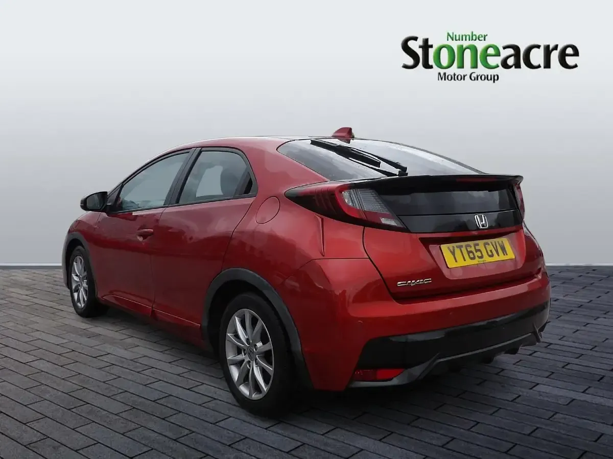 Used Honda Civic SE Plus 120 HP (88 kW) 2015 Red Hatchback