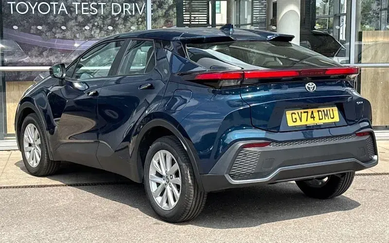 Used Toyota C-HR 140 HP (102 kW) 2026 SUV