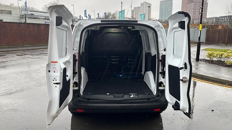 Ny Ford E-Transit Trend 100 kW (136 HK) 2025 Van