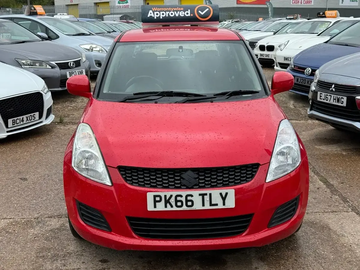 Used Suzuki Swift 94 HP (69 kW) 2016 Red Hatchback