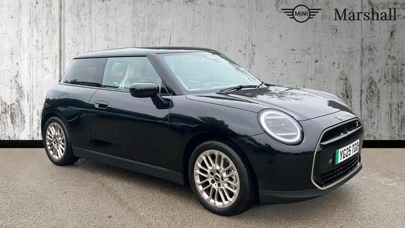 Midnight black ii New 2025 Mini Cooper SE Exclusive Hatchback | £29,900 (Fair price) - Image 1/4