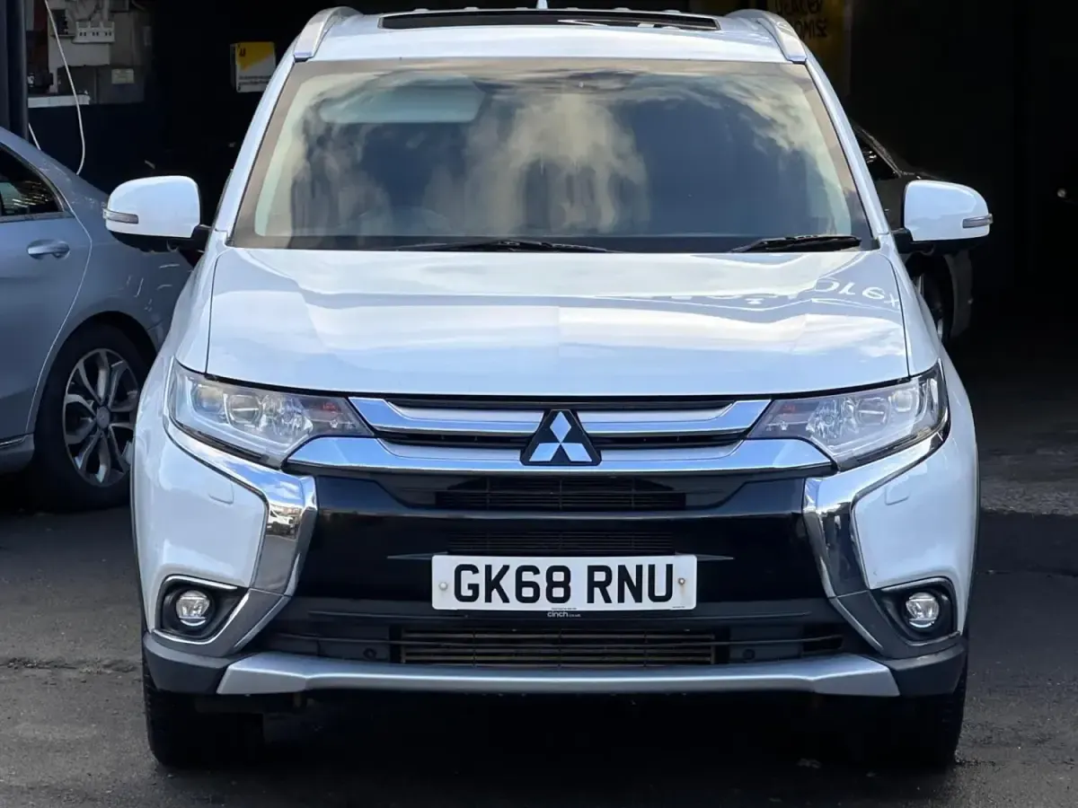 Używany Mitsubishi Outlander 150 KM (110 kW) 2018 Biały SUV