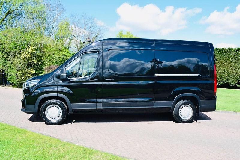 Używany Maxus V90 161 KM (118 kW) 2023 Czarny Van