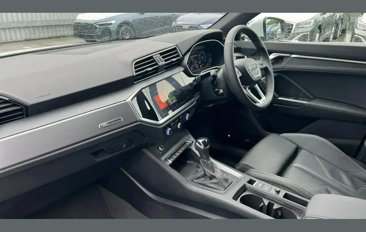 Used Audi Q3 S-Line 150 HP (110 kW) 2025 White SUV