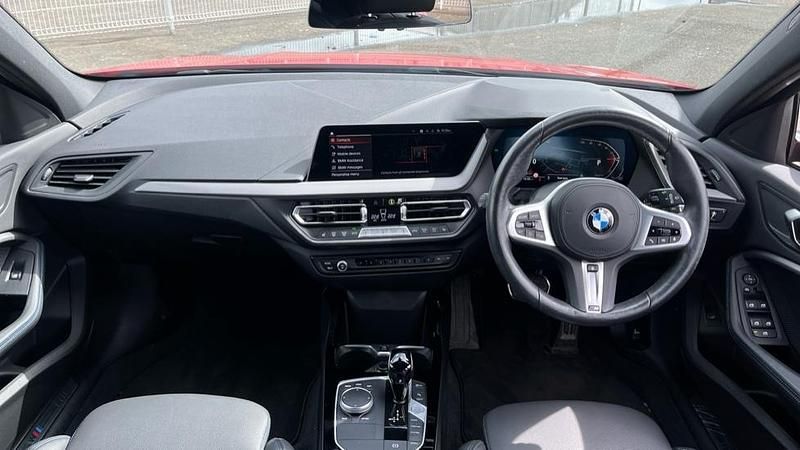 Used BMW 118 M Sport 134 HP (98 kW) 2022 Red Hatchback