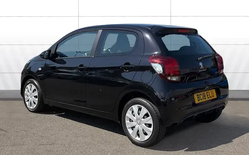 Used Peugeot 108 Active 72 HP (52 kW) 2022 Hatchback