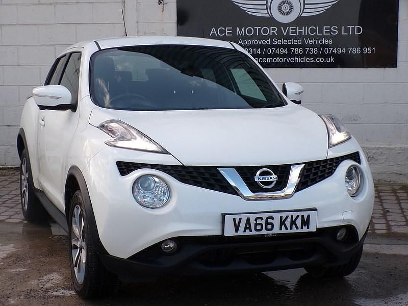 Used Nissan Juke Tekna 2017 White SUV