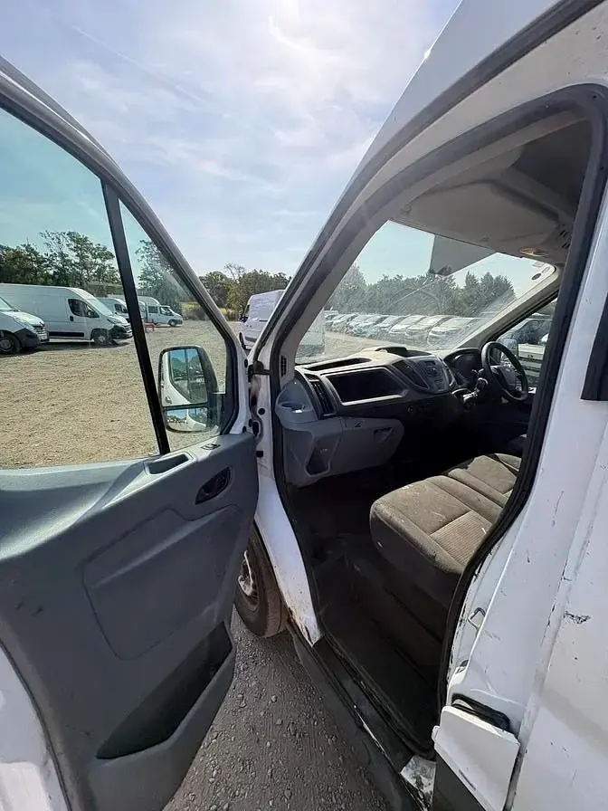 Used Ford Transit 125 HP (91 kW) 2015 White Van