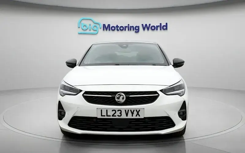 Used Vauxhall Corsa Ultimate 131 HP (96 kW) 2023 White Hatchback