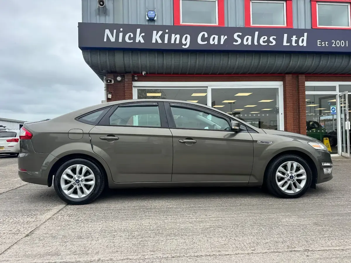 Used Ford Mondeo Zetec 150 HP (110 kW) 2012 Green Hatchback