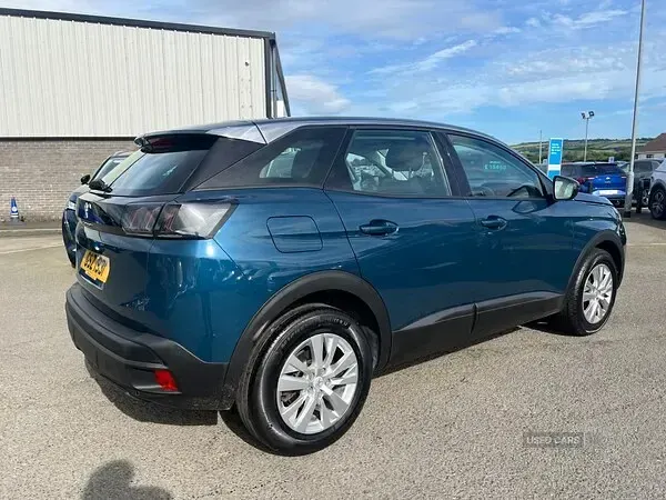 Used Peugeot 3008 Active Premium 131 HP (96 kW) 2022 Blue SUV