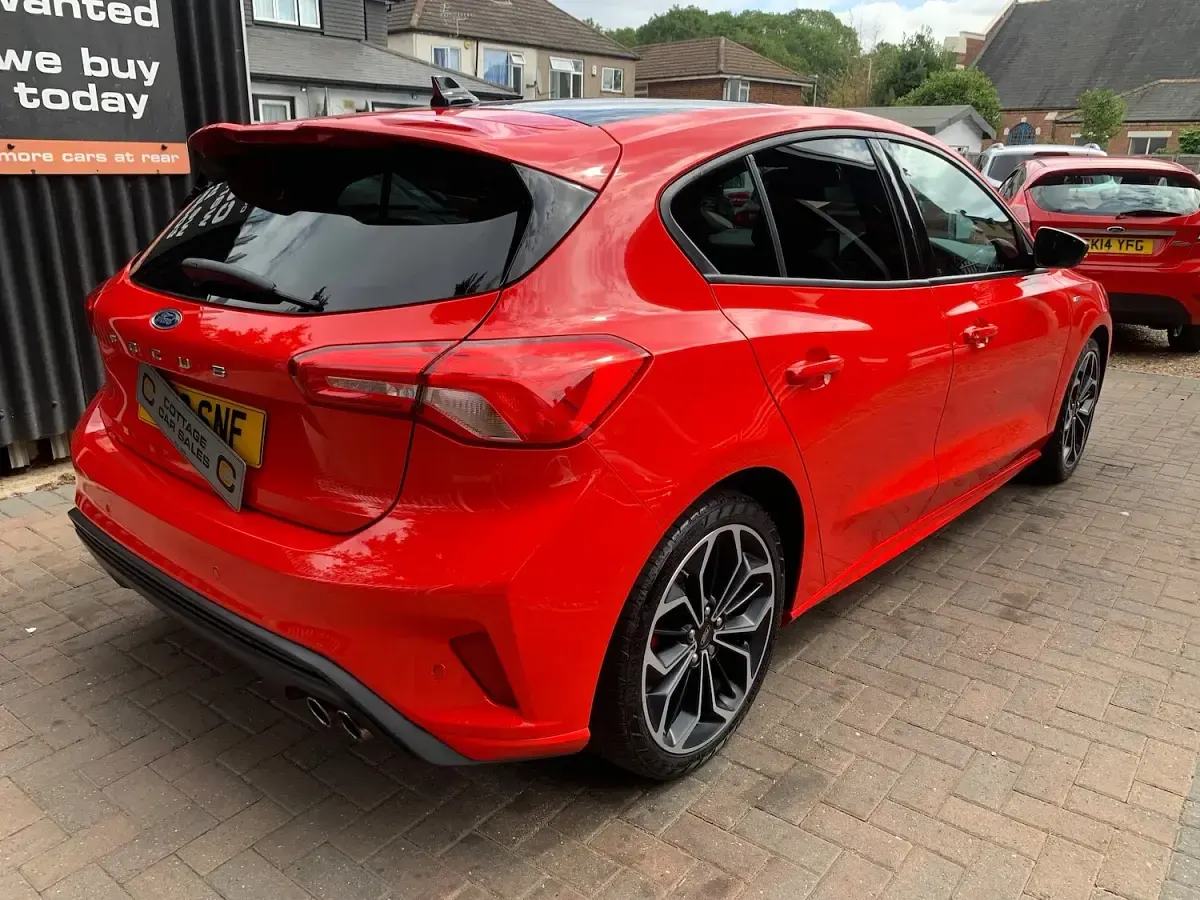 Used Ford Focus ST-Line X 125 HP (91 kW) 2019 Red Hatchback