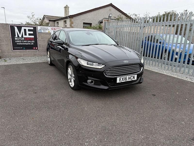Black Used 2016 Ford Mondeo Titanium Hatchback | £6,495 (Good price) - Image 1/4