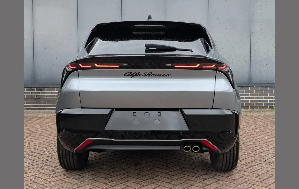 New Alfa Romeo Junior Edizione Speciale 143 HP (105 kW) 2025 Other SUV