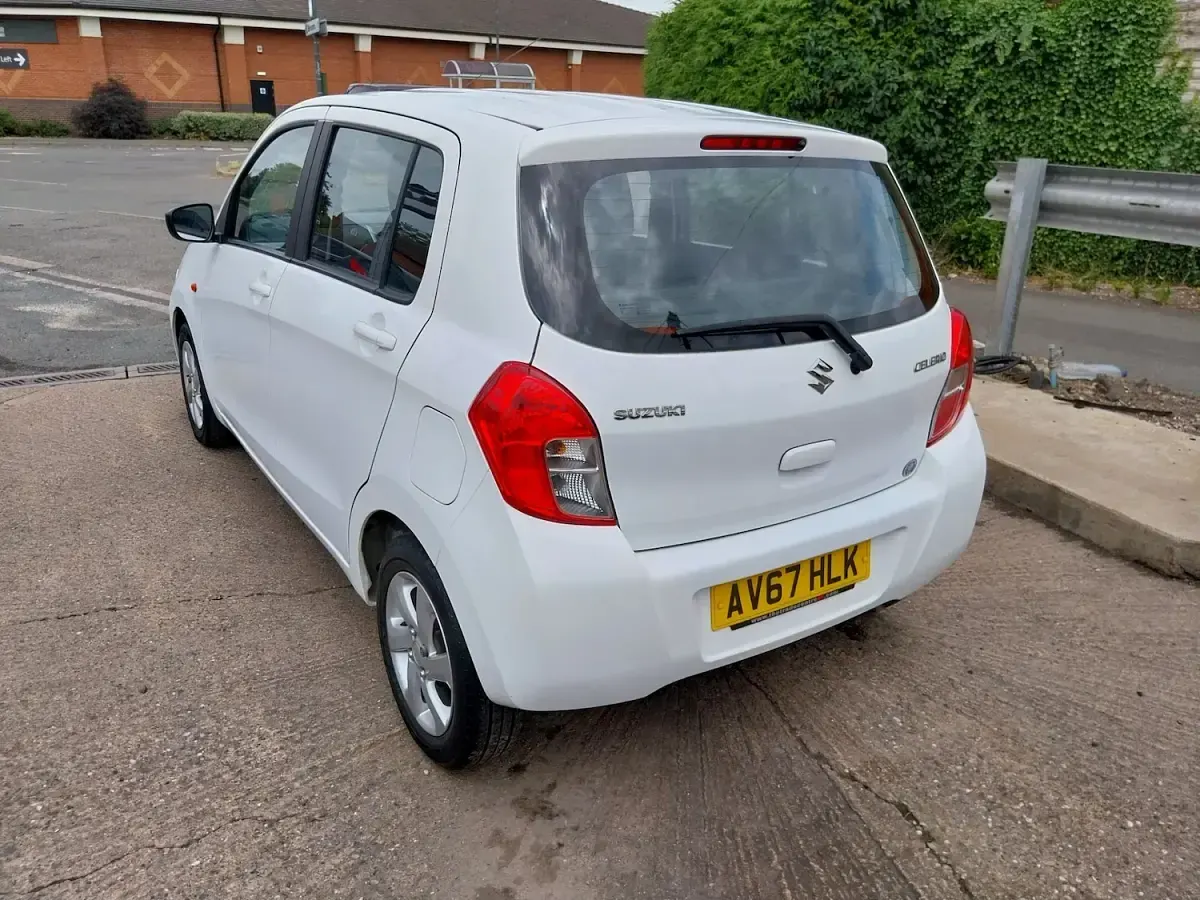 Used Suzuki Celerio SZ3 68 HP (50 kW) 2017 White Hatchback
