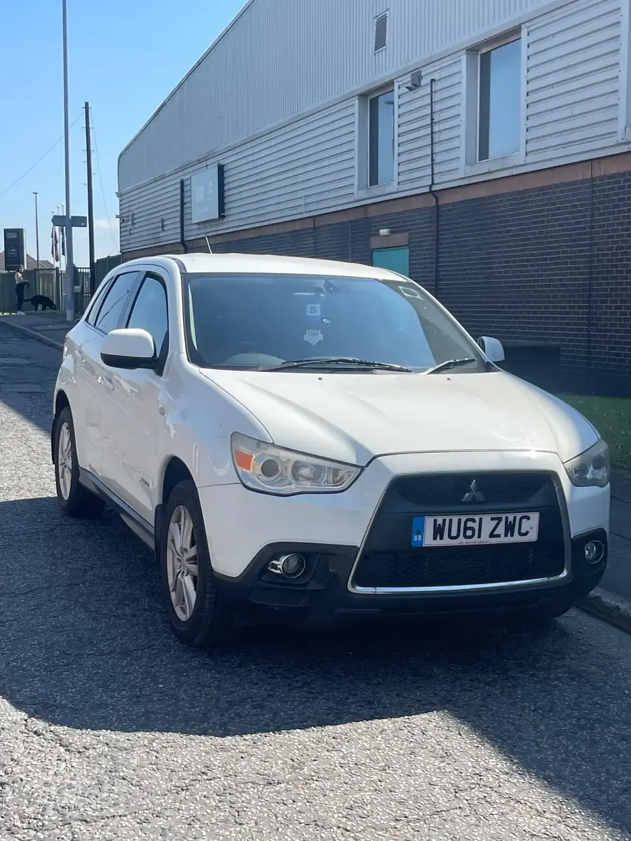 Used Mitsubishi ASX 147 HP (108 kW) 2011 White SUV