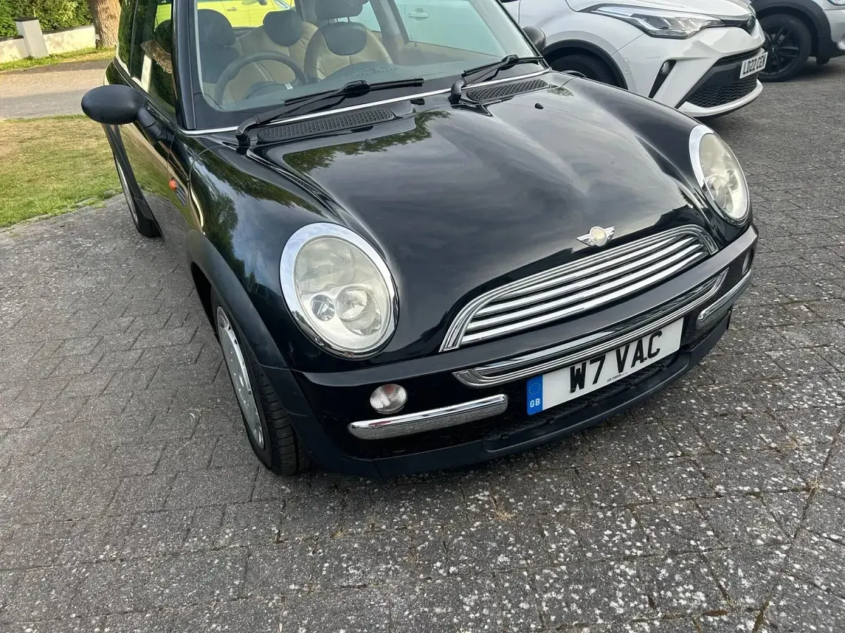 Used Mini ONE Hatch 90 HP (66 kW) 2003 Black Hatchback
