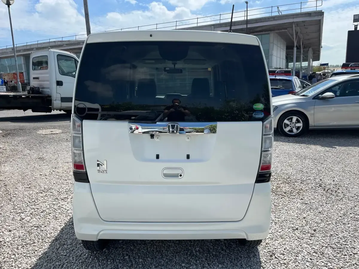 Używany Honda N Box 2014 Biały Minivan