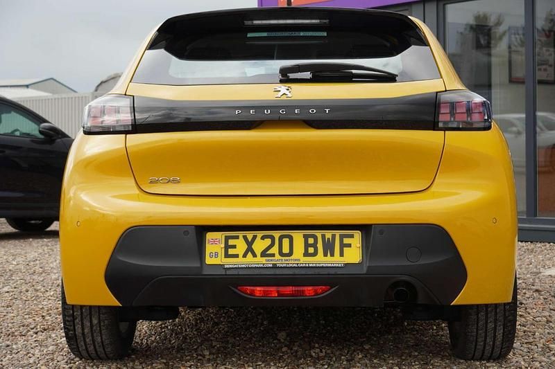 Used Peugeot 208 Active 74 HP (54 kW) 2020 Yellow Hatchback