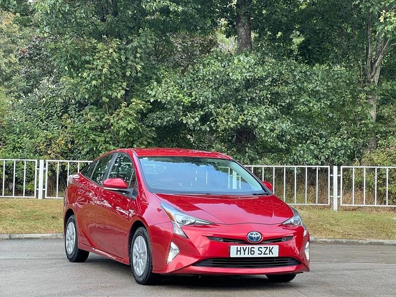 Used Toyota Prius Business Edition 2016 Red Hatchback