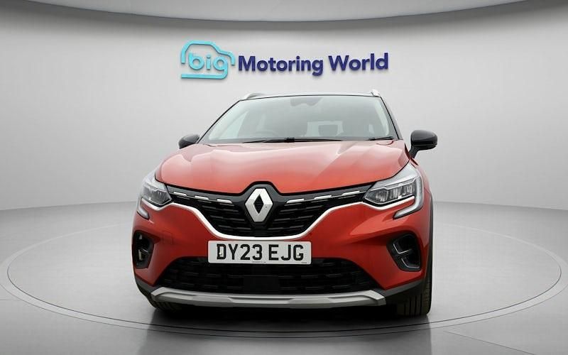 Second-hand Renault Captur Techno 143 CP (105 kW) 2023 Roșu SUV