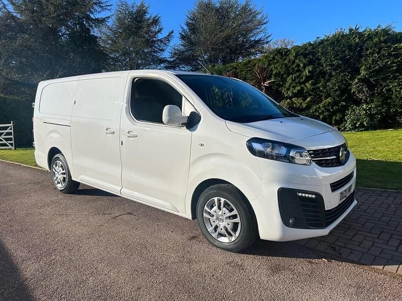 Used Vauxhall Vivaro drive 120 HP (88 kW) 2021 White MPV