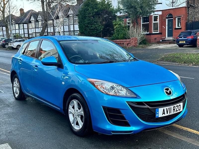 Blue Used 2011 Mazda 3 Hatchback | £2,999 (Good price) - Image 1/4